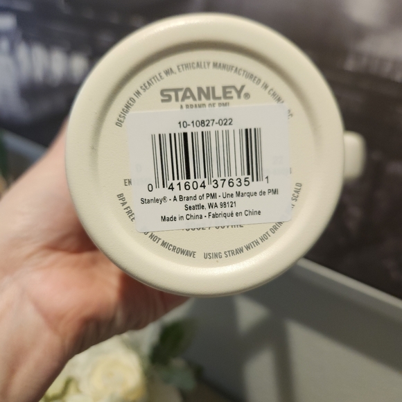 (2) NWT Stanley Cream 30 oz Flowstate Quencher H20 Tumblers - Picture 7 of 12